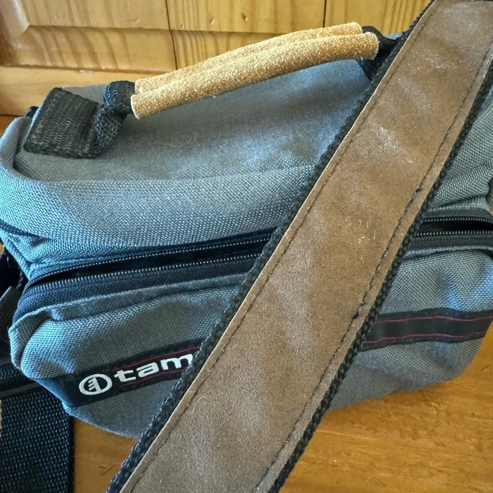 🔆VINTAGE 📸 BUNDLE: Tamrac Camera Bag, Nikon Speedlight SB-28DX, & Camera Strap